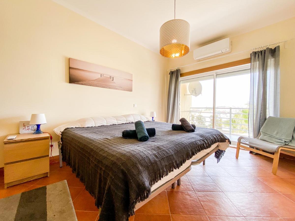 Sea View Apartment By Beach & Marina #1869 Lagos Bagian luar foto