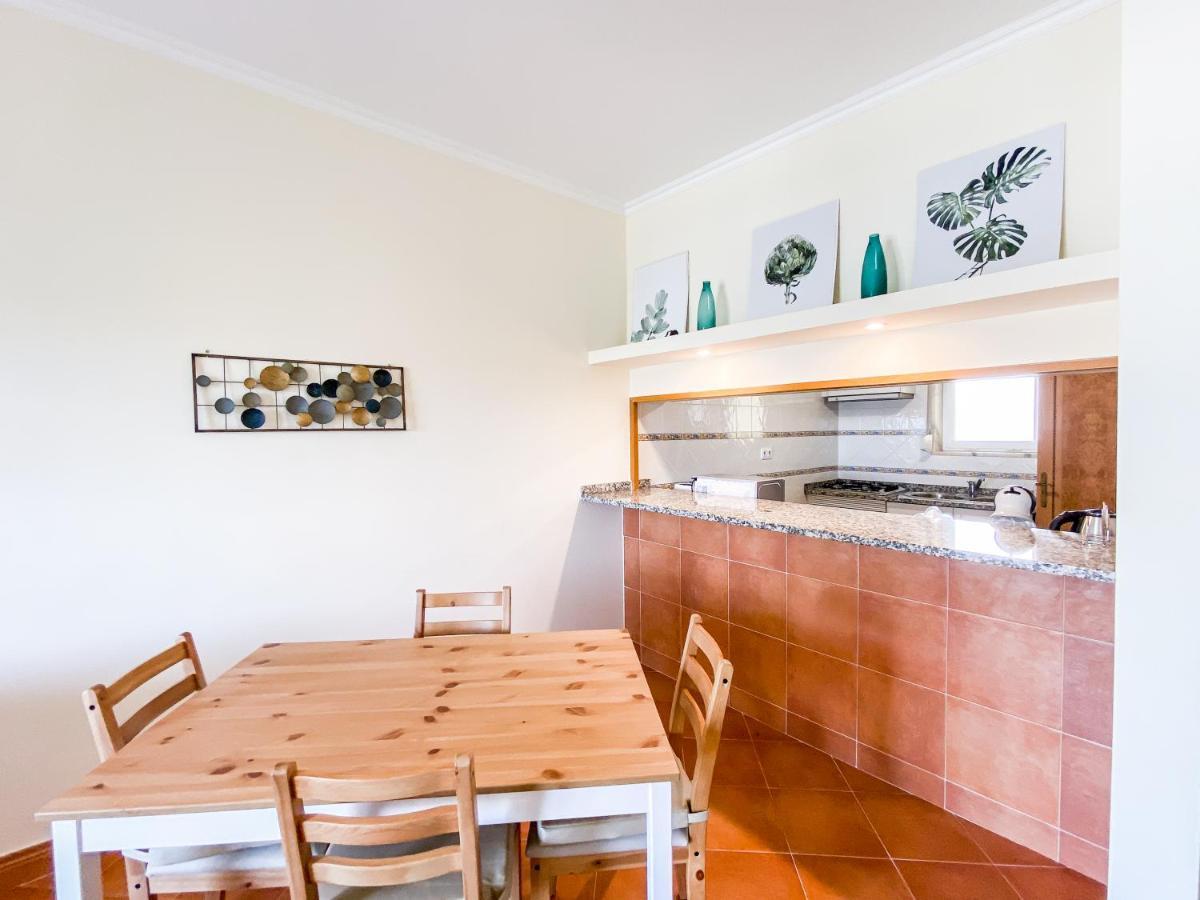 Sea View Apartment By Beach & Marina #1869 Lagos Bagian luar foto