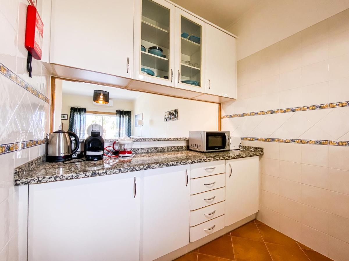 Sea View Apartment By Beach & Marina #1869 Lagos Bagian luar foto